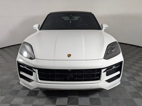 Certified 2025 Porsche Cayenne GTS AWD/4WD image 10