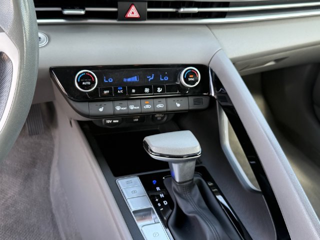 Used 2023 Hyundai Elantra Blue FWD image 14