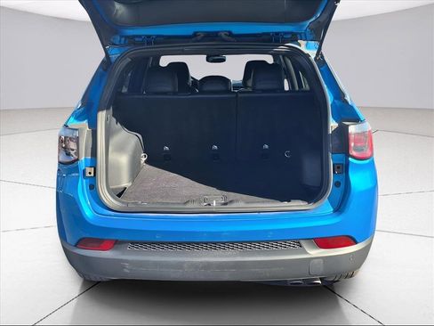 Used 2022 Jeep Compass Limited image 21