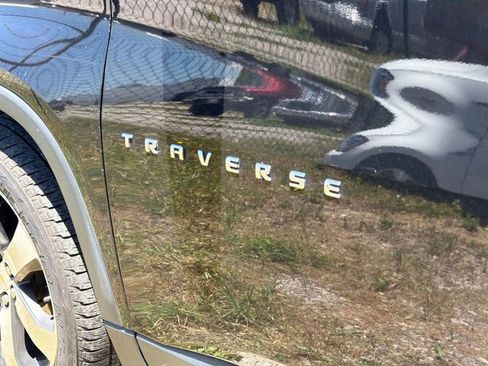 Used 2021 Chevrolet Traverse LT w/ LT Premium Package AWD/4WD image 10