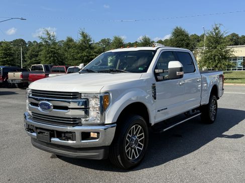 Used 2017 Ford F250 Lariat w/ Lariat Ultimate Package image 12