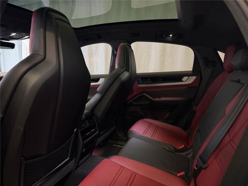 Certified 2025 Porsche Cayenne GTS image 23