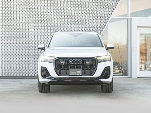 Certified 2025 Audi Q7 2.0T Premium w/ Convenience Plus Package image 37