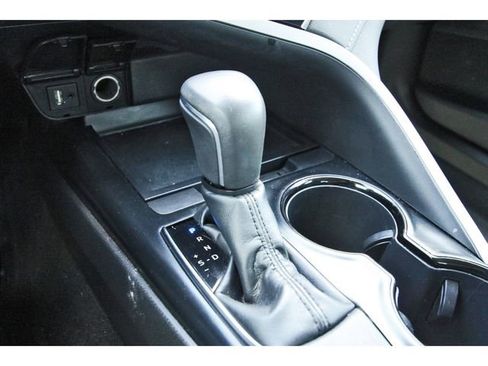 Used 2018 Toyota Camry SE w/ Convenience Package image 25