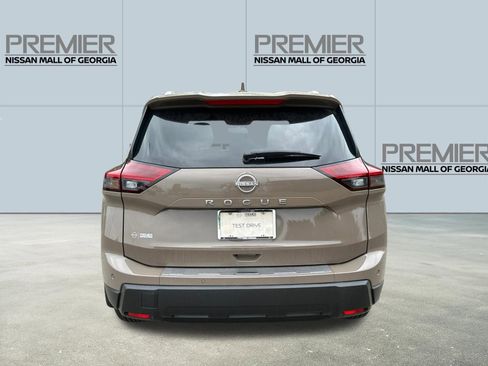 New 2025 Nissan Rogue SV w/ SV Premium Package FWD image 5