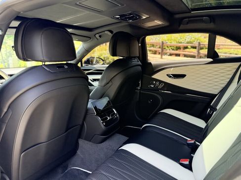 Used 2023 Bentley Flying Spur S V8 AWD/4WD image 16