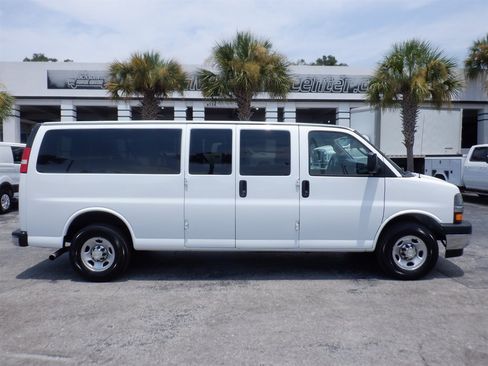 Used 2020 Chevrolet Express 3500 LT w/ LT Preferred Equipment Group RWD image 1