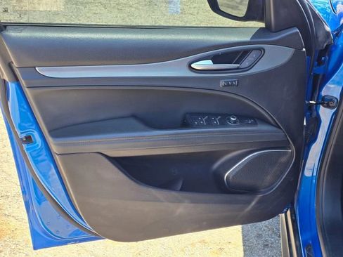 Used 2019 Alfa Romeo Stelvio Ti Sport w/ Quick Order Package 22S Sport AWD/4WD image 10