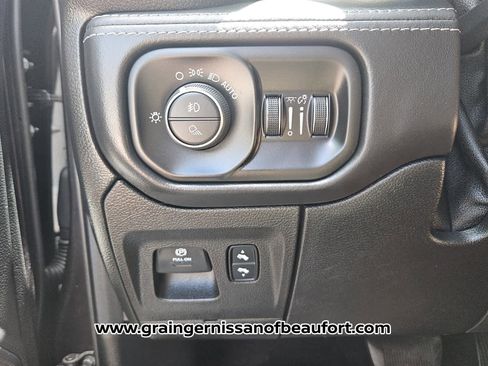 Used 2019 RAM 1500 Limited AWD/4WD image 16
