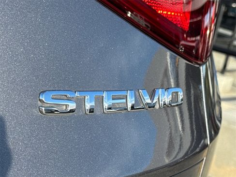 Used 2022 Alfa Romeo Stelvio Sprint image 13