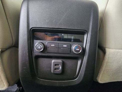Used 2024 Buick Enclave Essence w/ Experience Buick Package FWD image 22