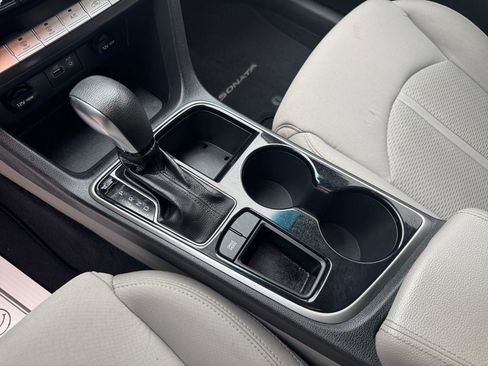 Used 2019 Hyundai Sonata SE image 17