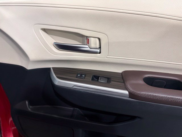 Used 2021 Toyota Sienna Platinum FWD image 13