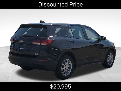 Certified 2023 Chevrolet Equinox LS image 3