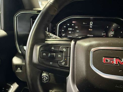 Used 2025 GMC Sierra 1500 SLT image 17