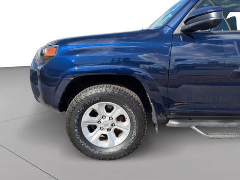 Used 2019 Toyota 4Runner SR5 AWD/4WD image 19