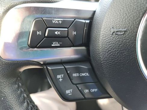 Used 2019 Ford Mustang Coupe image 24