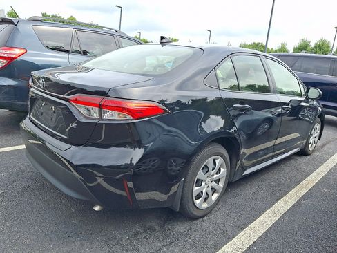 Used 2023 Toyota Corolla LE w/ Carpet Mat Package (TMS) FWD image 4