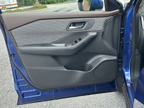 Certified 2023 Nissan Rogue SV image 12