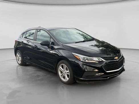 Used 2017 Chevrolet Cruze LT w/ Convenience Package FWD image 7