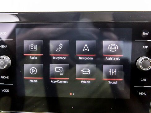 Used 2025 Volkswagen Jetta SEL FWD image 24