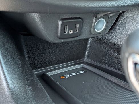 Used 2023 Chevrolet Traverse LT image 19