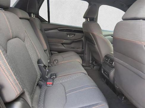 Used 2024 Honda Pilot Sport image 18