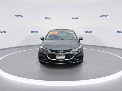 Used 2018 Chevrolet Cruze LT FWD image 3