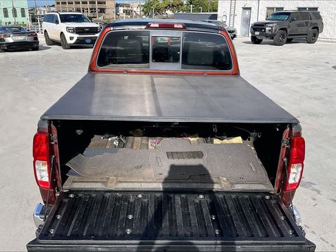Used 2017 Nissan Frontier SV w/ SV Value Truck Package RWD image 18