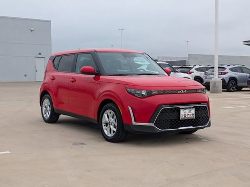 Used 2024 Kia Soul LX w/ Option Group 015 FWD image 7