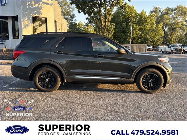 Used 2024 Ford Explorer XLT w/ Equipment Group 202A AWD/4WD image 2