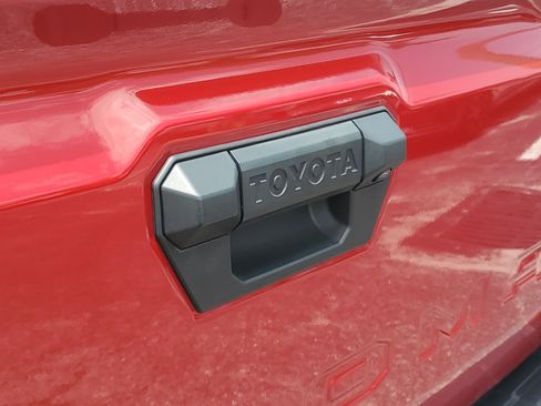 Certified 2025 Toyota Tacoma SR5 AWD/4WD image 11