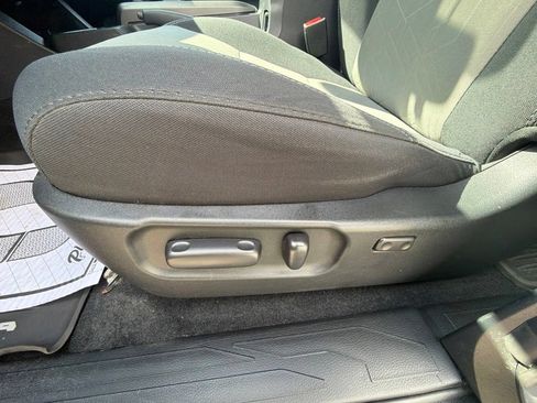 Used 2021 Toyota Tacoma TRD Sport AWD/4WD image 16