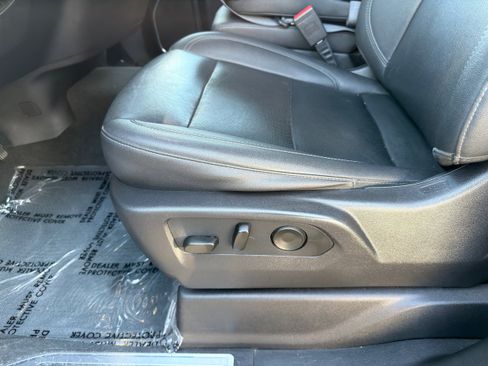 Used 2024 GMC Sierra 1500 SLT image 32