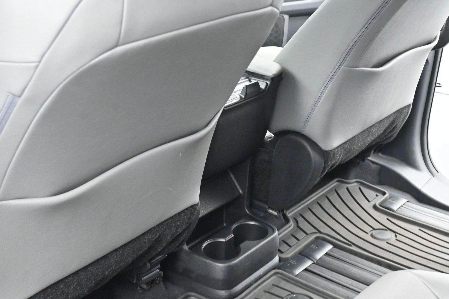 Used 2025 Toyota Sienna XLE FWD image 30