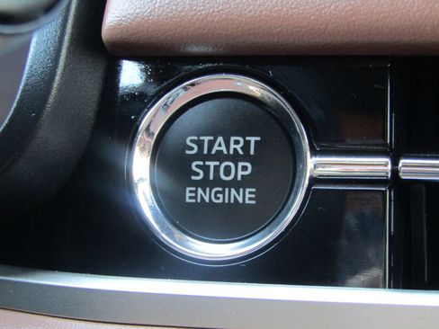 Used 2025 Mitsubishi Outlander SEL AWD/4WD image 16