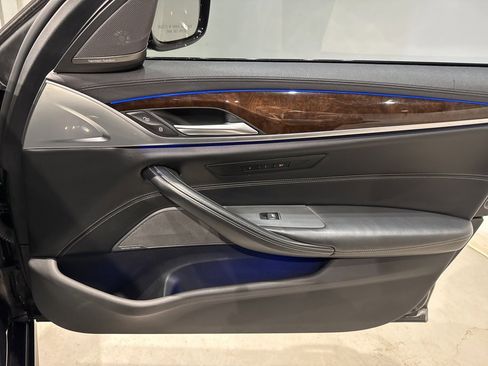 Used 2018 BMW M550i xDrive w/ Driving Assistance Package image 34