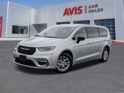 Used 2024 Chrysler Pacifica Touring-L image 1