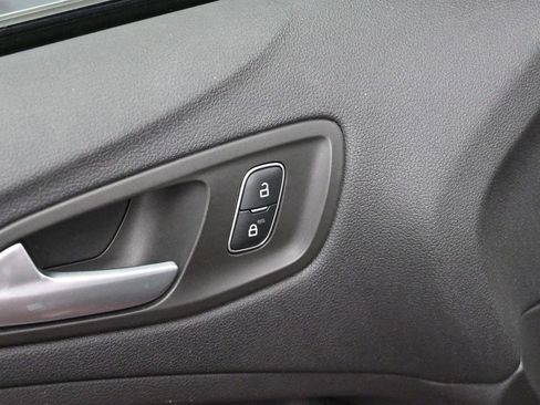 Used 2018 Ford Escape SE w/ SE Sync 3 Package FWD image 10
