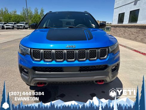 Used 2023 Jeep Compass Trailhawk w/ Trailer Tow Group AWD/4WD image 2