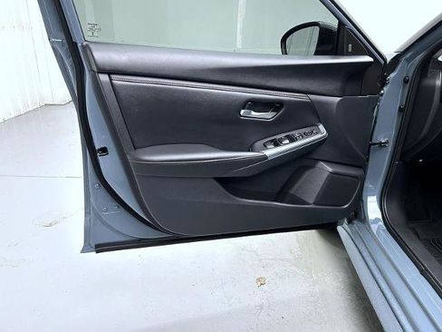 Certified 2024 Nissan Sentra SR FWD image 9