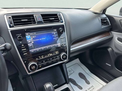Used 2018 Subaru Outback 2.5i Limited AWD/4WD image 32