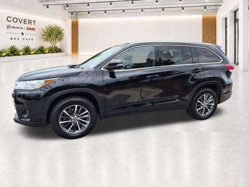 Used 2017 Toyota Highlander XLE FWD image 5