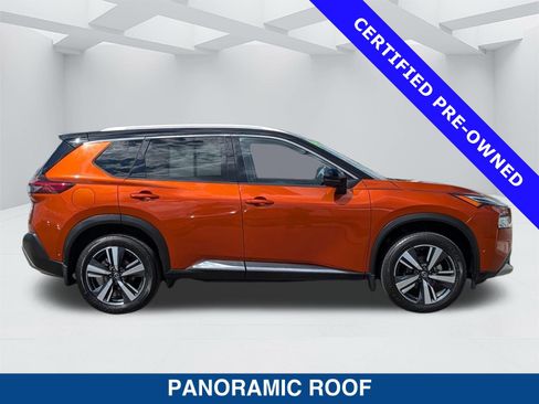 Used 2021 Nissan Rogue Platinum image 3