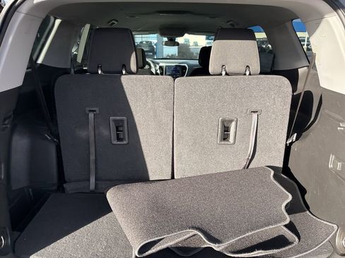 Used 2023 GMC Acadia SLE w/ Driver Convenience Package image 14