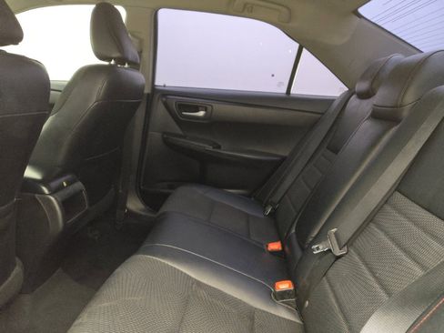 Used 2017 Toyota Camry SE image 18