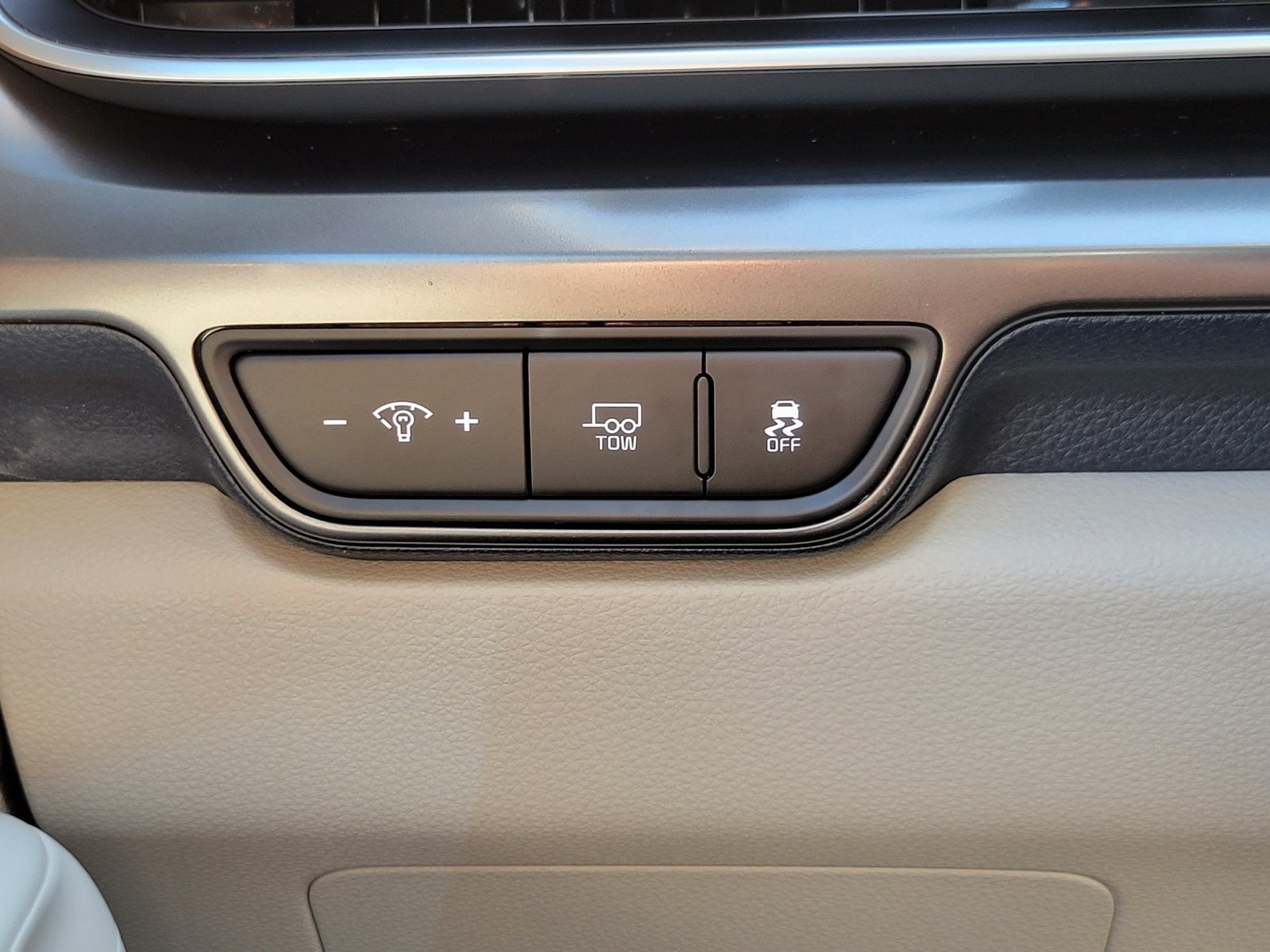 Certified 2025 Kia Carnival SX Prestige FWD image 16