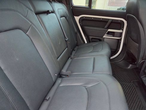 Used 2024 Land Rover Defender 110 SE AWD/4WD image 16