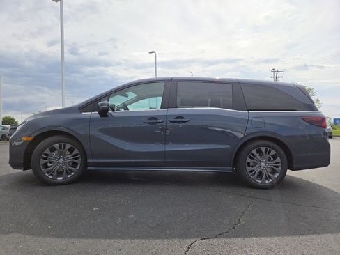 New 2026 Honda Odyssey Touring image 14