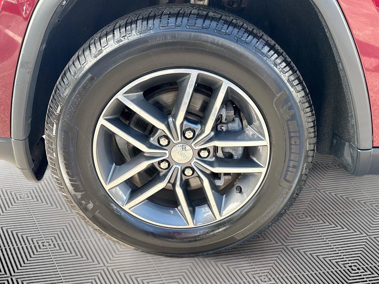 Used 2018 Jeep Grand Cherokee Limited RWD image 31